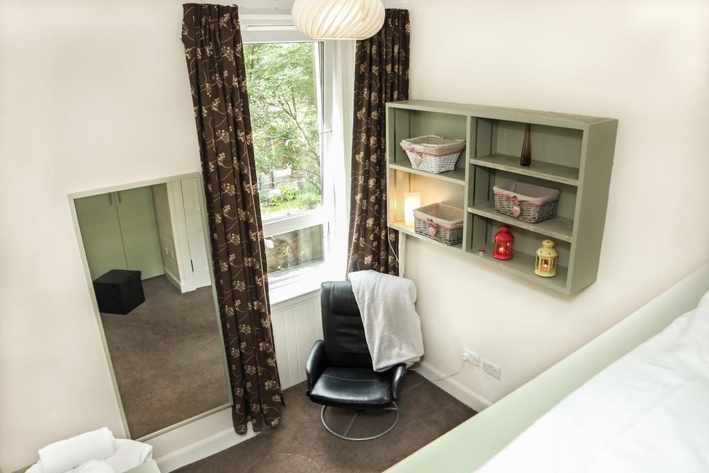 Апартаменты Chic & Bright Flat Near Holyrood Park Эдинбург Номер фото